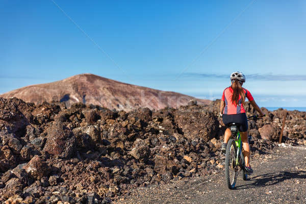 MOUNTAIN BIKES INTERMEDIÁRIAS PARA MULHERES
